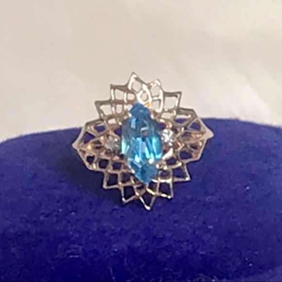 ❌❌❌SOLD❌❌❌ 10KT GENUINE BLUE TOPAZ , DIAMOND RING - Picture 12 of 15